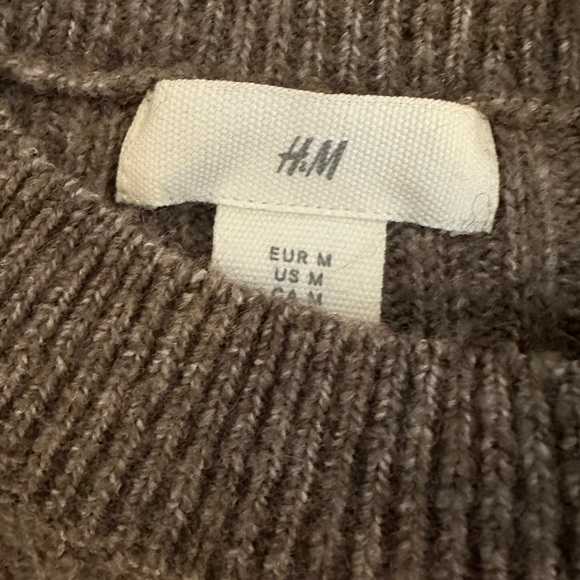 H&M Crewneck Sweater - size medium - Picture 2 of 6